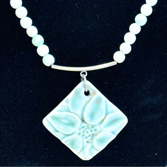 Sterling Silver 925 Rustic Carved Flower Shell Beaded Necklace - Picture 2 of 5